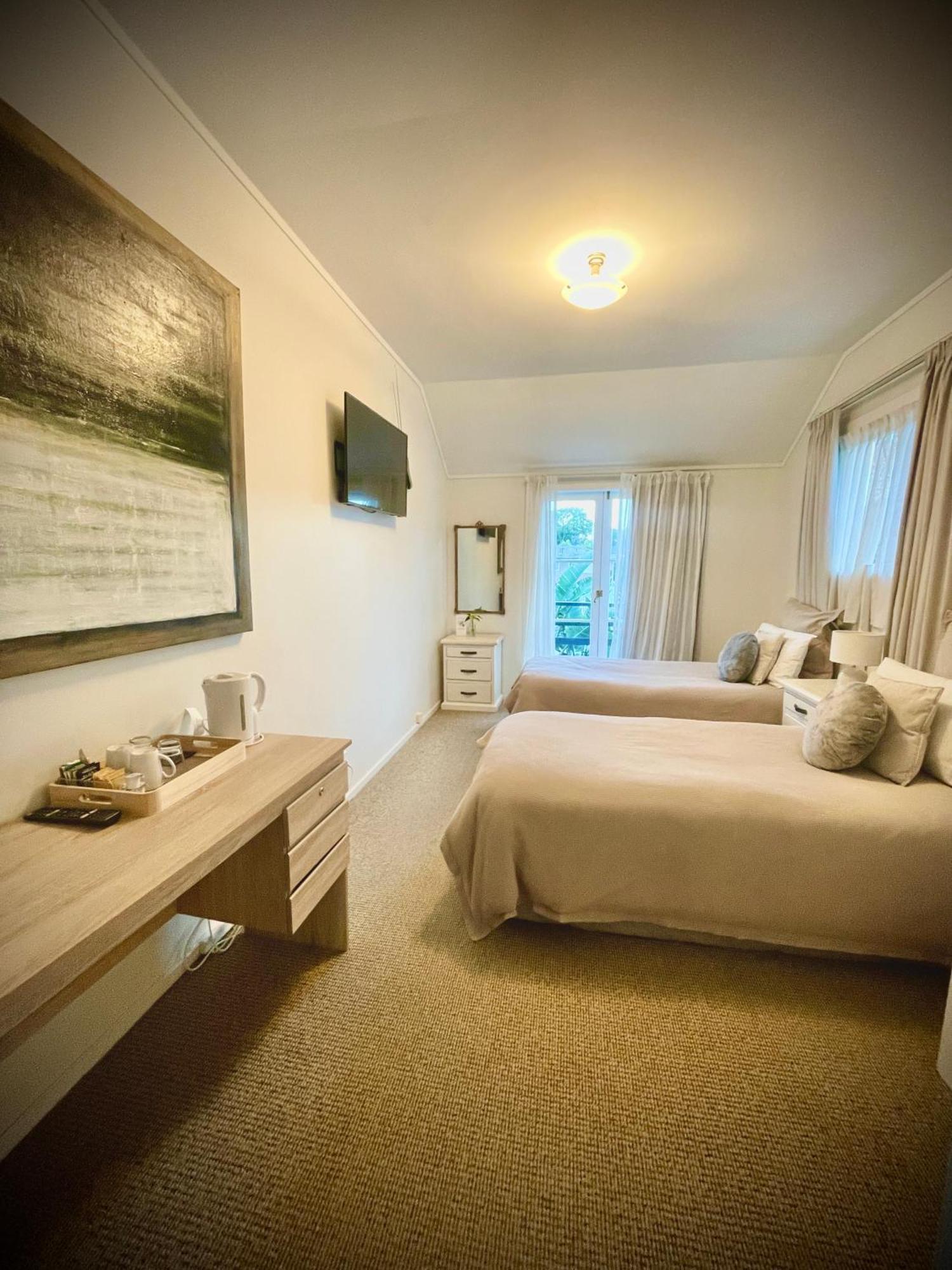 Twin Bed Suite