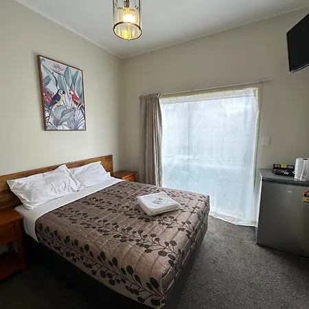 Airport Westney Lodge-3