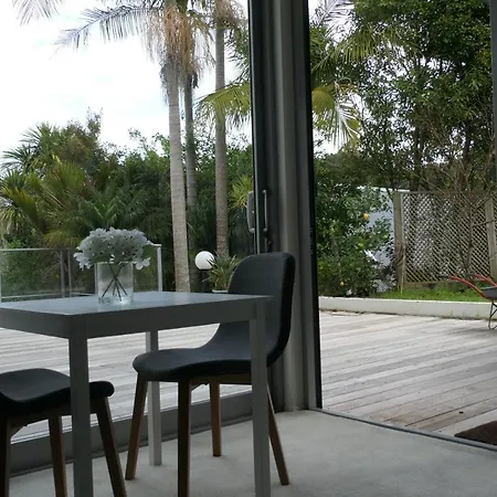 Wild Palms Awesome Living-3